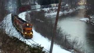 preview picture of video 'Buffalo & Pittsburgh Railroad along the Clarion River December 19, 2010'