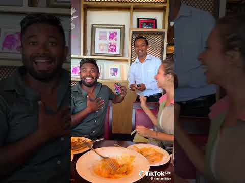 😂💔 #trendingshorts #comedy #ekmotahathighumechala #shortvideo #funny