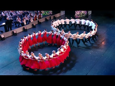 What a Stunning Russian Folk Dance Performance!