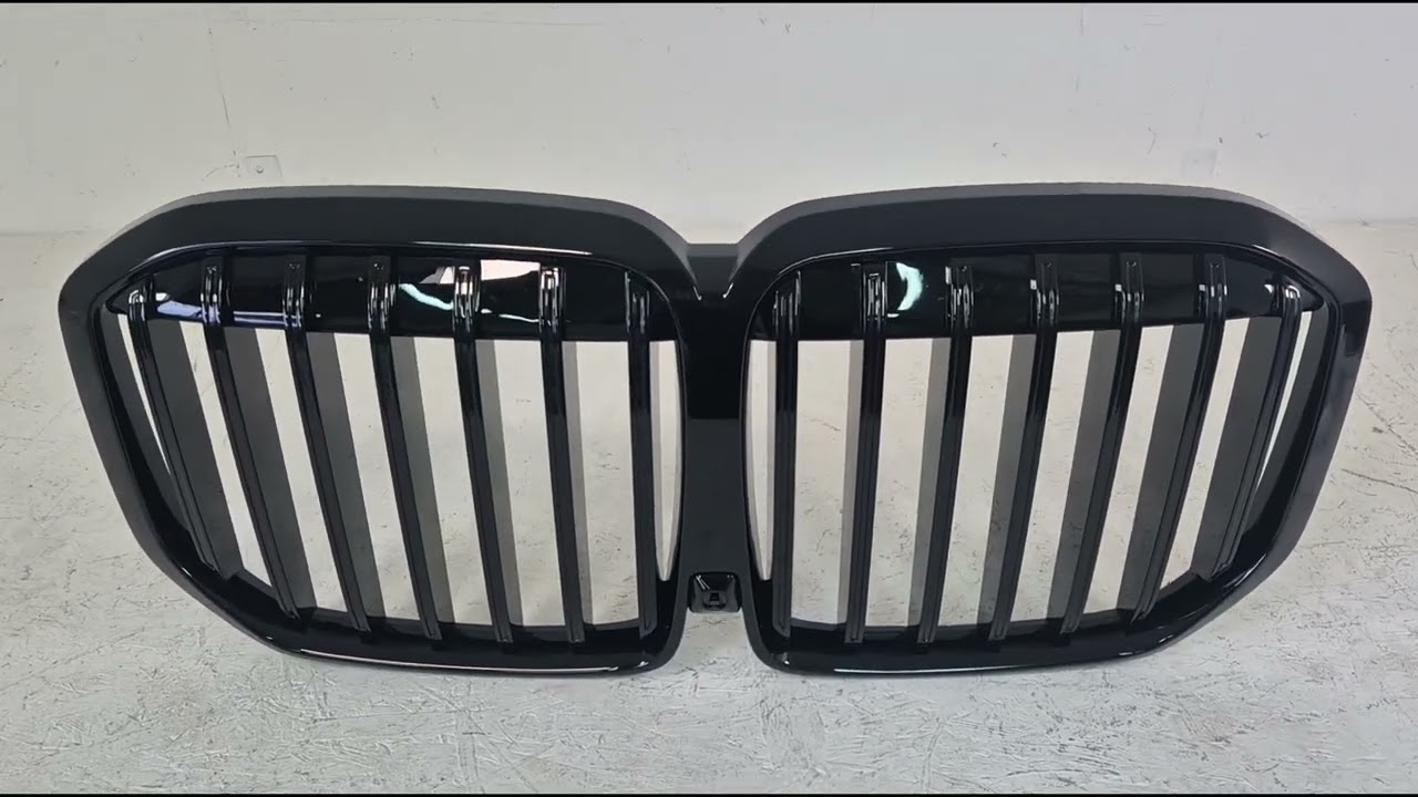 BMW X7 G07 2019– Munuaismaski 1 Bar (2023+, kiiltävä musta) Video 1