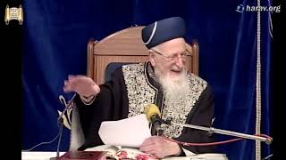 הלכות טבילת כלים  - פרשת תזריע תשס"ח - מרן הרב מרדכי אליהו (הרב מרדכי אליהו זצ"ל) - התמונה מוצגת ישירות מתוך אתר האינטרנט יוטיוב. זכויות היוצרים בתמונה שייכות ליוצרה. קישור קרדיט למקור התוכן נמצא בתוך דף הסרטון