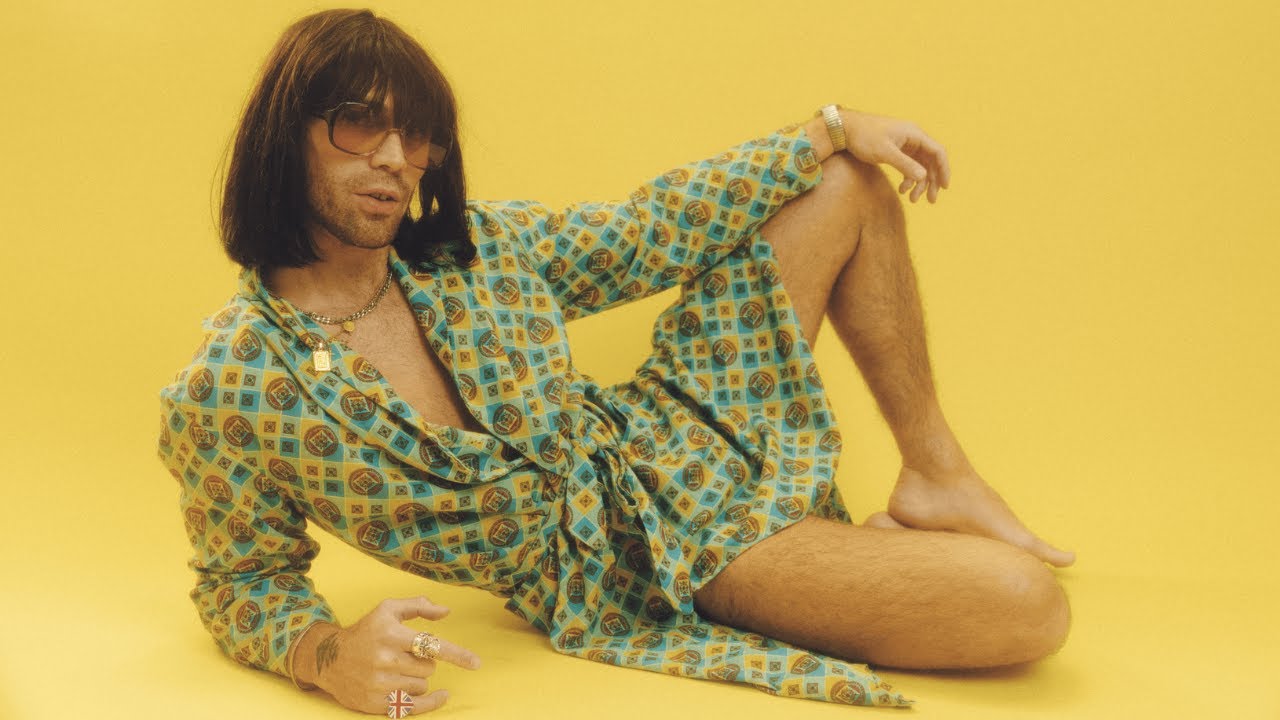  mit dem Titel 'Mr Fantasy' / Video ((jetzt ansehen))