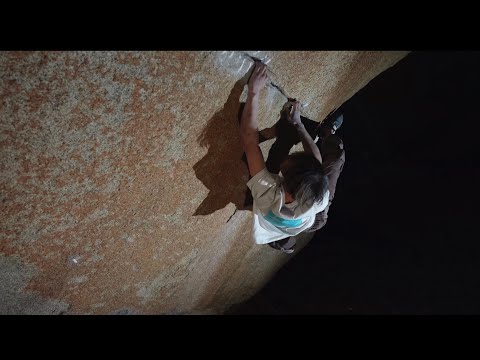 Naoki Shimatani - Fantasmagoria(V15/五段+) First Ascent