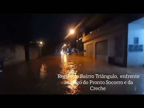 Temporal em Patrocínio do Muriaé-MG, alaga Ruas na noite passada de Quarta-feira, 03/12/2025.