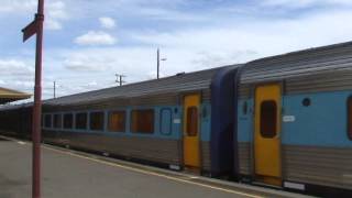 preview picture of video 'XPT departs Junee'