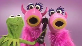 The Muppet Show - 101: Juliet Prowse - “Mahna Mahna” (1976)