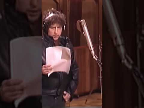 Stevie Wonder teaches Bob Dylan how to sing like Bob Dylan!