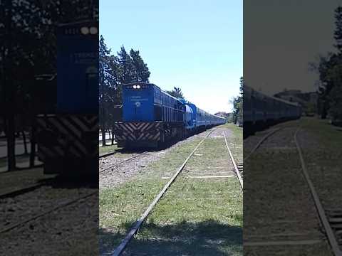 Tren Sanitario con GT22CW 9021 saliendo de Villa María #TrenSanitario#GT22CW9021 #Trenes#VillaMaria