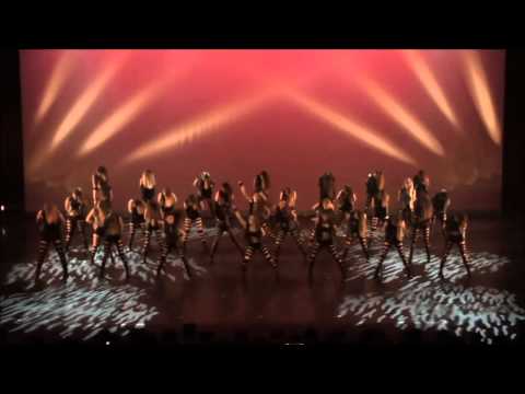 Spectacle Studio Attitude - Show  Ado1 Léa Rodriguez & Emilie Gomez