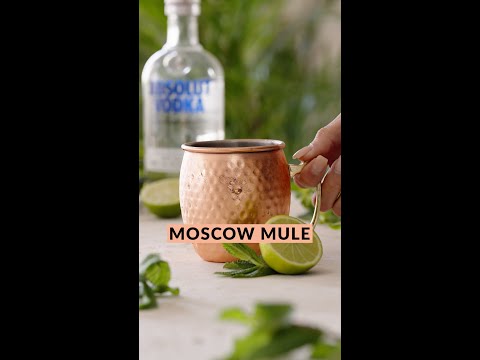Easy Moscow Mule Cocktail Recipe | Vodka, Lime & Ginger Beer 🧊