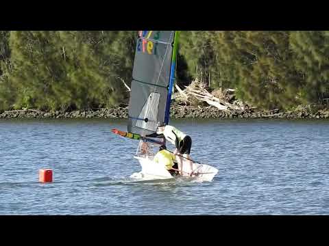 Come sailing with Chipping Norton Lake Sailing Club.