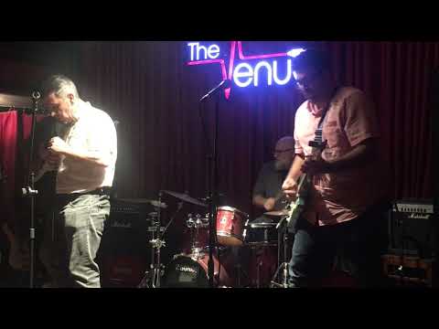 Charlie Can Surf - Planet Claire