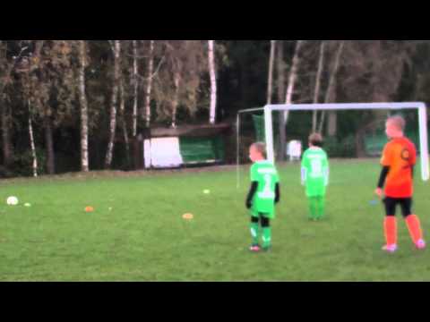 Jutrzenka Bychlew 2005 - Akademia Tuszyn (8-0) 29.10.2014 cz3