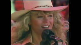 Two sides to every story - Dyan Cannon &amp; Willie Nelson (Honeysuckle Rose)