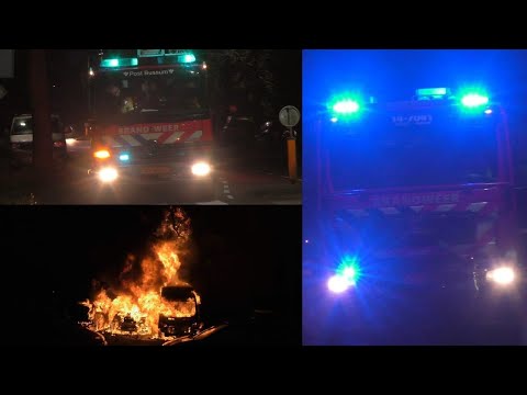 [Auto Hindert Brandweer] Vlammen zee bij Auto brand in Bussum Brandweer Bussum met spoed Onderweg