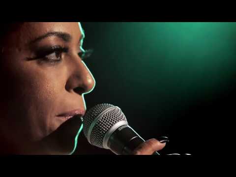 Samantha Canta Elis Regina