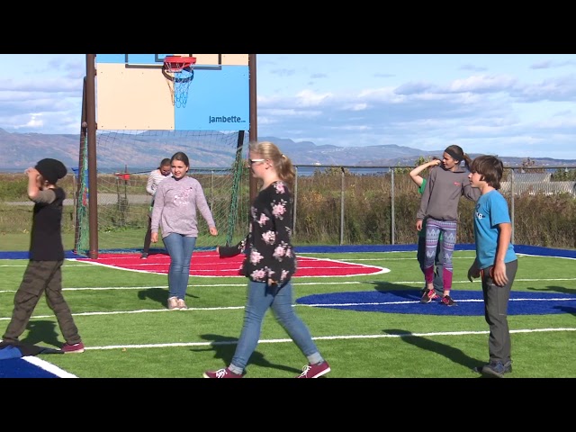 Reportage – Inauguration de la cour d’école de Petite-Rivière-Saint-François