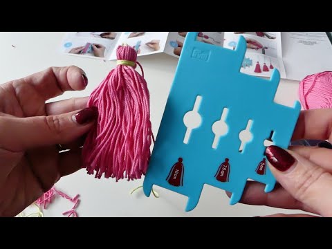 Sylvie unpacks - useful helpers - The tassel or tassel maker