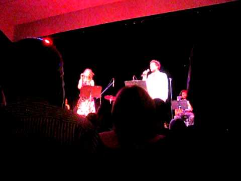 Sandra Bernhard and Rufus Wainwright sing 