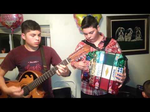 Voz De Arranke- Alex Y Ozhmanny echando un palomazo