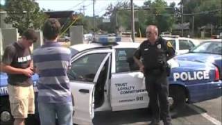 Guy who got his car towed -Pays tow truck company with 8,800 Pennies