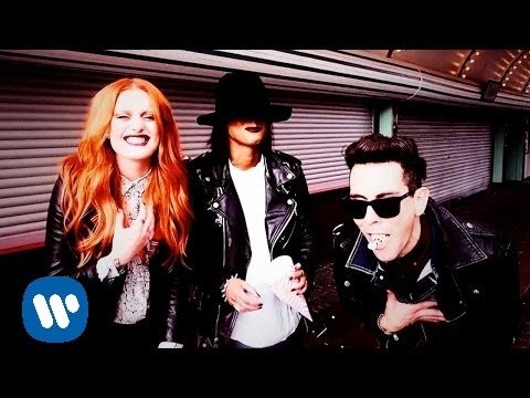Cobra Starship: Never Been In Love ft. Icona Pop [OFFICIAL VIDEO]