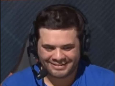 Hungrybox tries out Smash 4