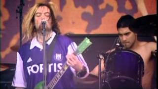 Soulfly - Roots Bloody Roots (Graspop 2004)