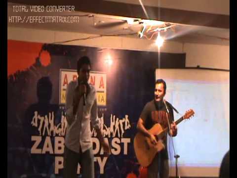 Gulabi aakhen (Kamran Zafar) perform Arena multimedia party 2010