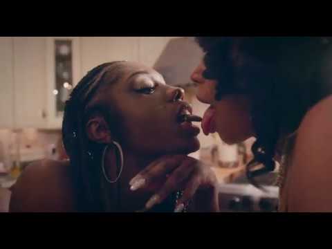 SHADE VALINTINO FEATURING JAQUAE- HIT IT
