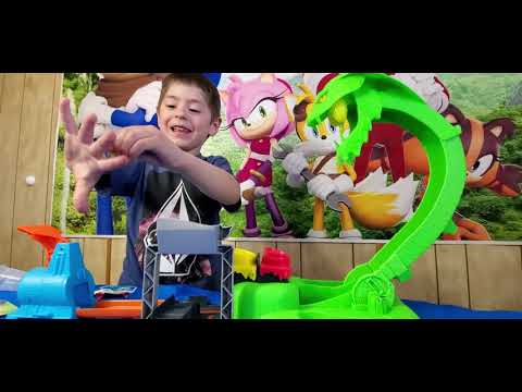 Hot Wheels " TOXIC SNAKE STRIKE"