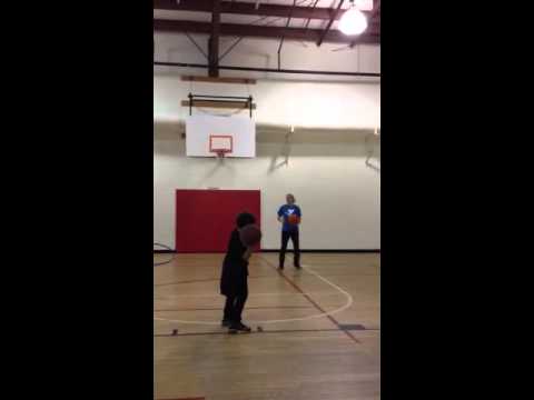 Little girl can't play basket ball