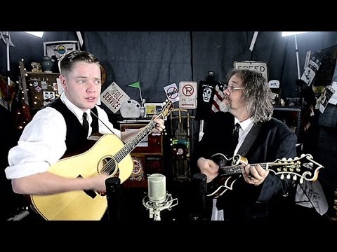 Billy Strings and Don Julin - 'Dust In a Baggie' ::: Second Story Garage