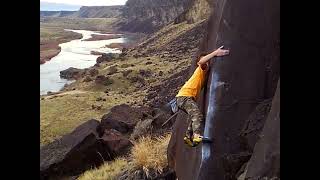 Video thumbnail of Gutterball, V7. Swan Falls