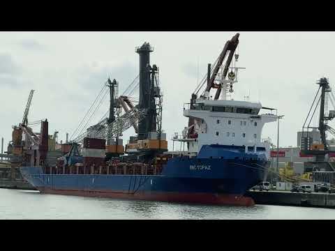 BBC TOPAZ Frachtschiff im Rostocker Hafen 5.6.2025 Liebherr Werk Rostock