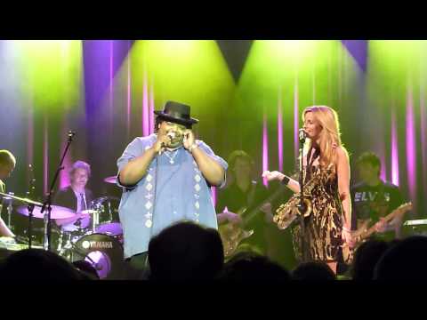 Candy Dulfer Kaufleuten - Walk durch das Publikum