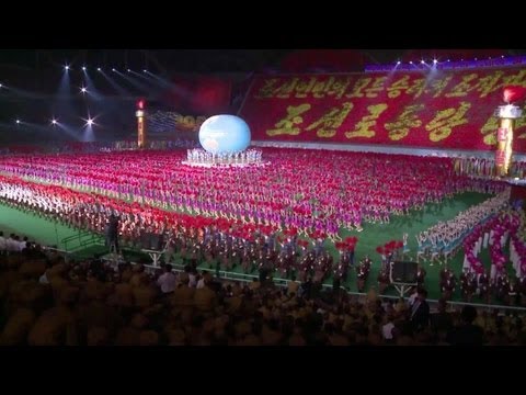 Gigantismo nas comemorações na Coreia do Norte