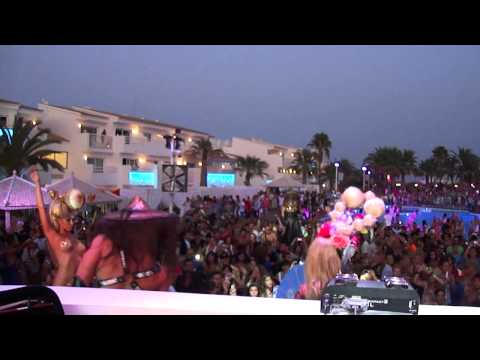 Dj Metzker Viktoria @ Ushuaia Beach@SupermartXe, Ibiza (Spain) 23.08.11.