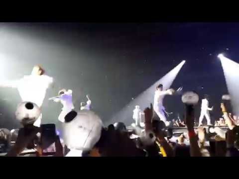 180922 BTS Love Yourself Tour in Hamilton - Run