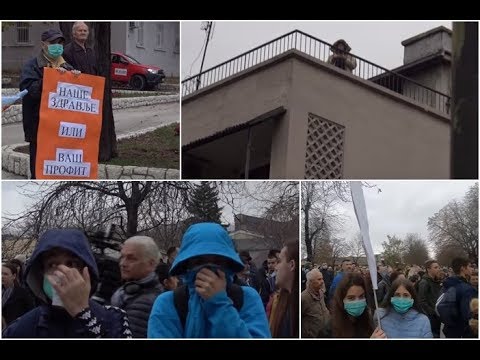 Narod protestuje u Boru, tu su i Vučićevci da snimaju ljude