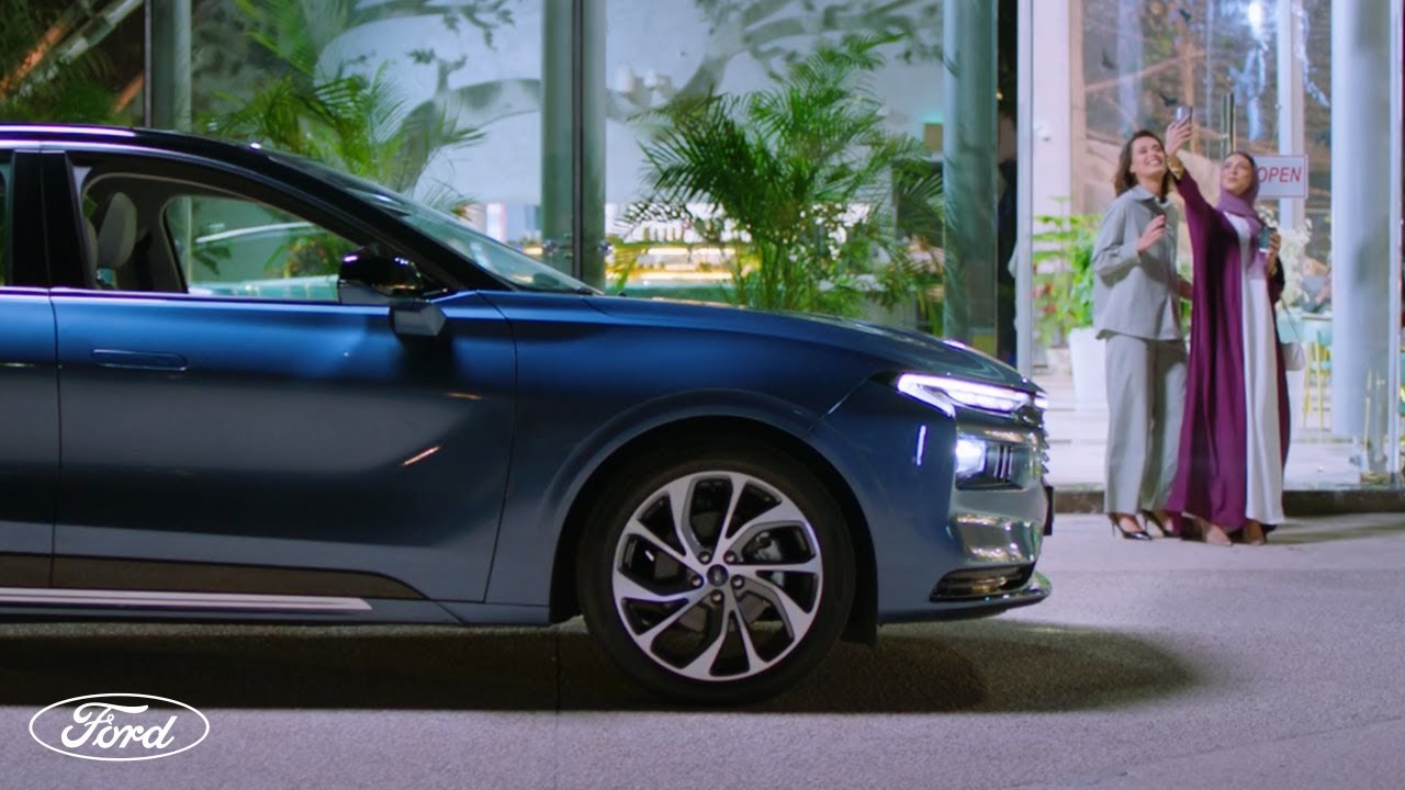 Ford Taurus | Girls Night Out