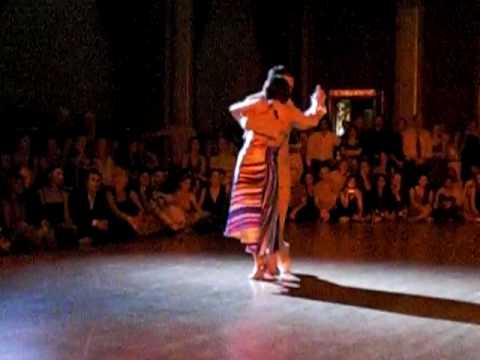  Fabian Peralta  and  Virginia Pandolfi  are  dancing  to  the  tango  "  Alma en Pena  "