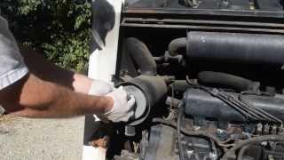 preview picture of video 'Cheap air filter change for Bobcat S185, 2002 mfg Skid Loader maintenance'