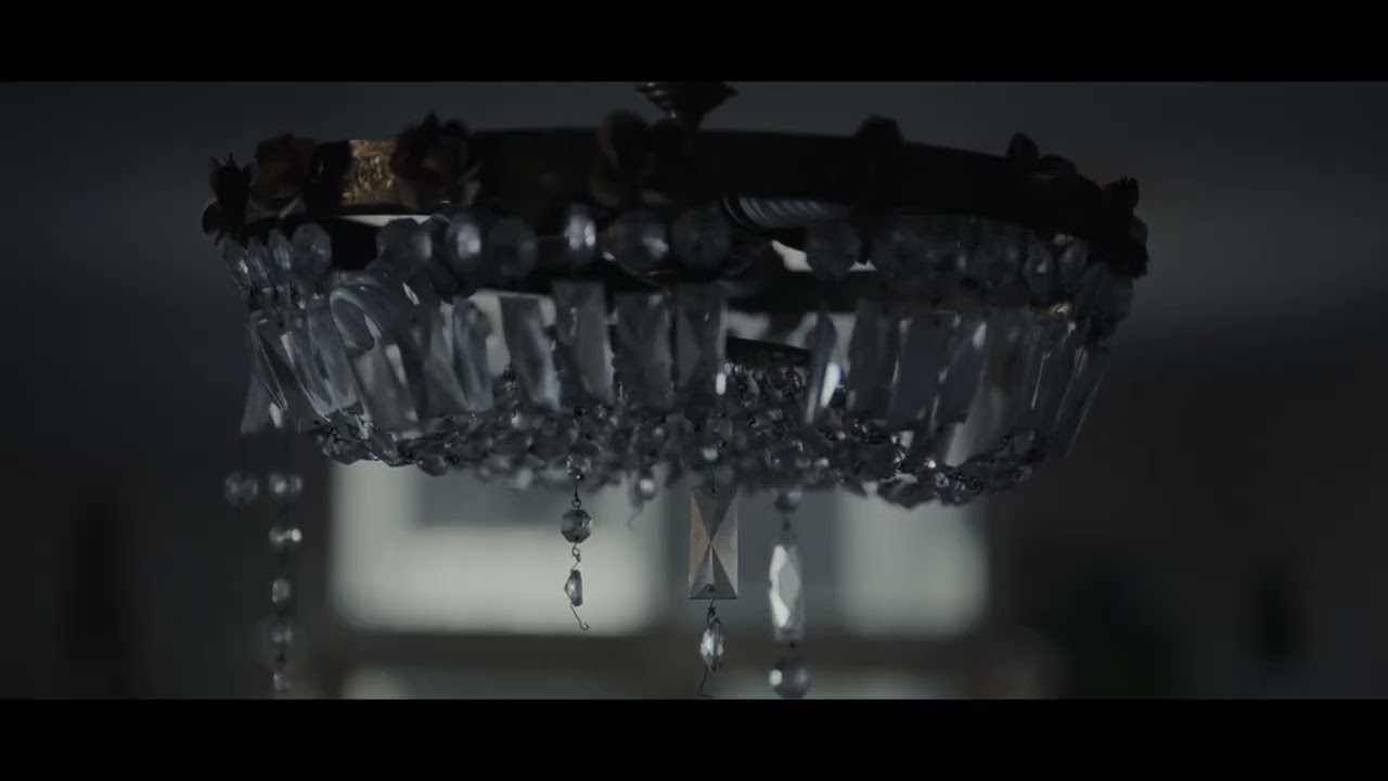 Miniature de la vidéo FALLING HOUSE - Official First Look Clip du film مراقب