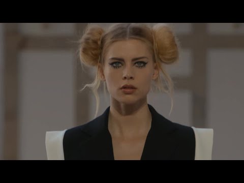 Carlos Gil Fashion Show 2022 (FW22) 👗