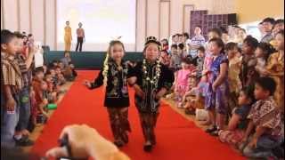 Download lagu Vergeo - Evanie Fashion Show Kartini 2013 mp3