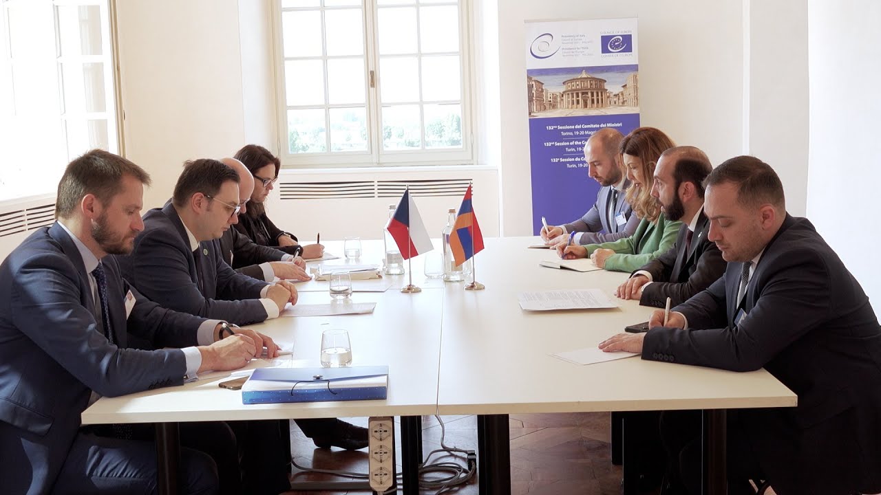 Ararat Mirzoyan Çexiyanın Xİ naziri ilə görüşdə erməni əsirlərin vətənə qaytarılmasının vacibliyini vurğulayıb