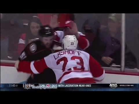Brian Lashoff vs Kyle Palmieri Mar 22, 2013