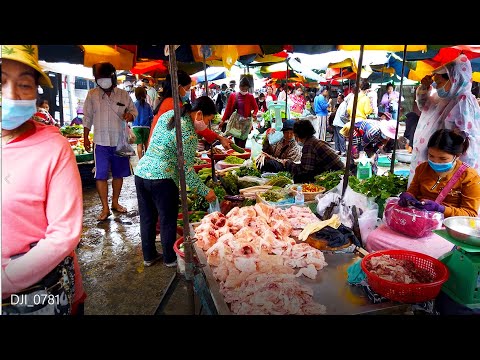 Life In Cambodian Wet Market In The City - Walk Around Phnom Penh Market Food