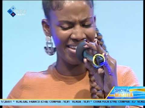 Momento de música com Carliny Diaz